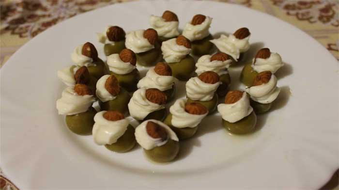 Полезные закуски - оливки с начинкой