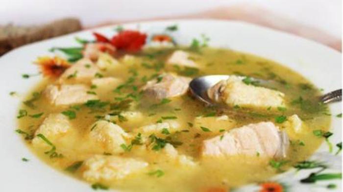 Рыбный суп с сырными клецками