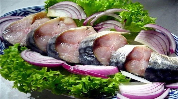 Закуски из скумбрии или селедки - Соленая рыбка