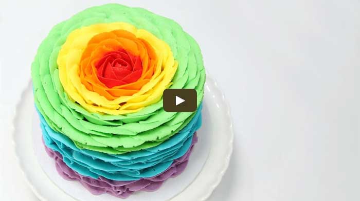 Как украсить торт разноцветными розами